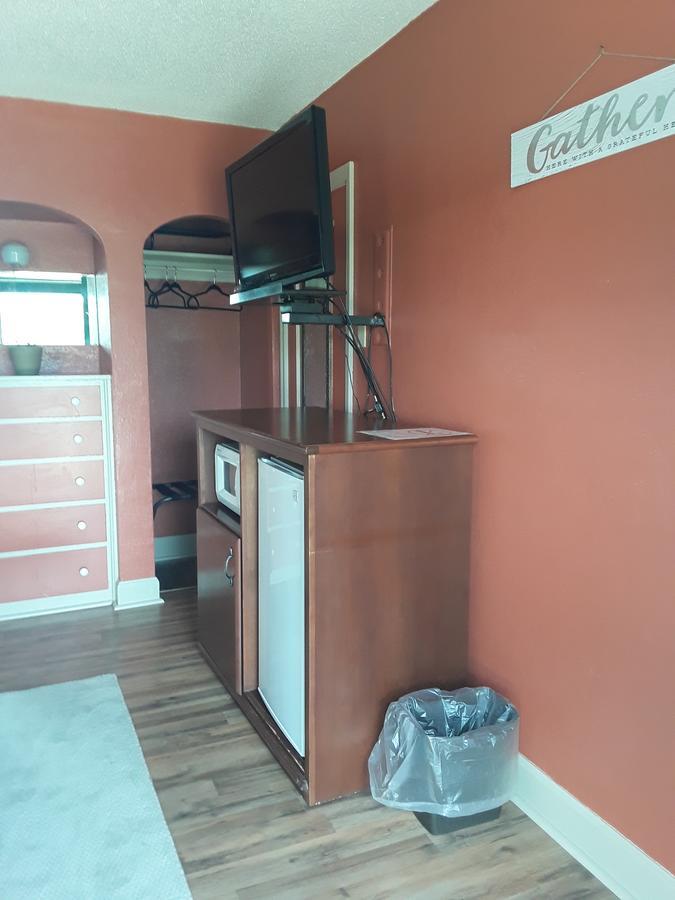بوتي ‪‪Eddy's Motel‬‬  المظهر الخارجي الصورة