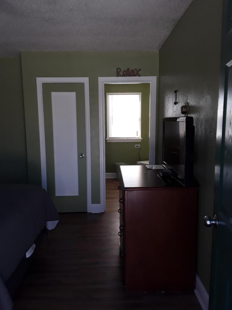 بوتي ‪‪Eddy's Motel‬‬  المظهر الخارجي الصورة
